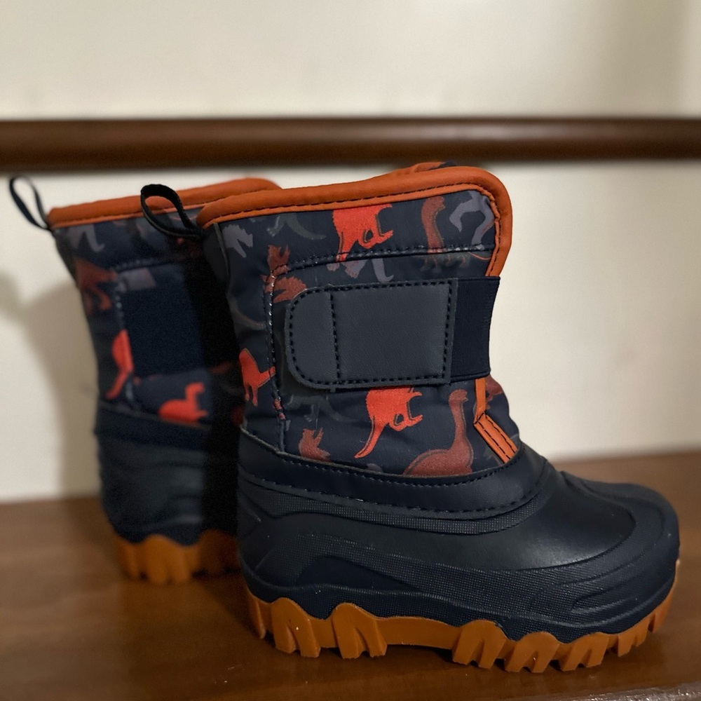 Toddler Snow/Winter Boots - size 7/8